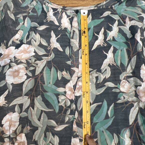 Lauren Conrad Womens sz XL Top Gray Floral Flared Sleeve Button Open Back Blouse - Picture 13 of 13